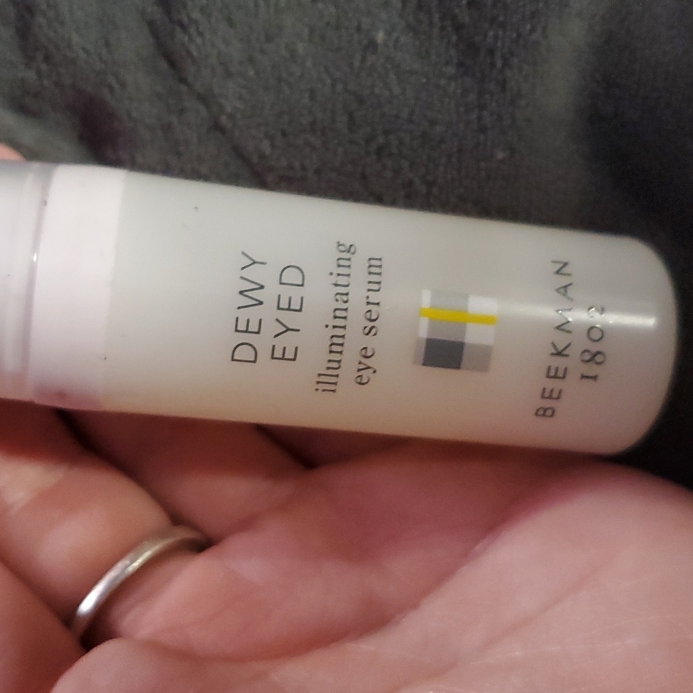 dewy eye illuminating eye serum